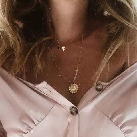 Collier médaille DENTELLE